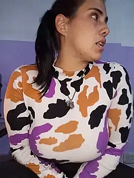 Snapshot of kariciasecreta chatting on 18, 5, 2026 kariciasecreta online show from 18, 5, 2026