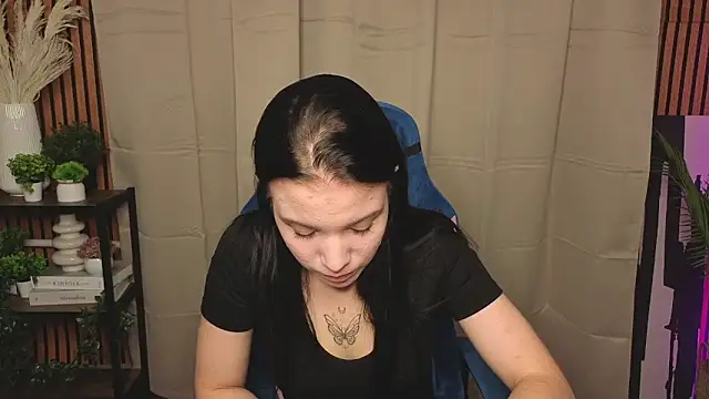 LauraHale online show from 7, 11, 2025