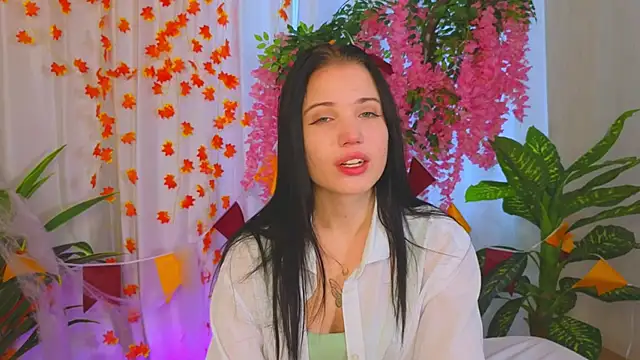 LauraHale online show from 10, 11, 2025