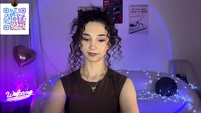 Snapshot of LinaMour chatting on 1, 6, 2026 LinaMour online show from 1, 6, 2026