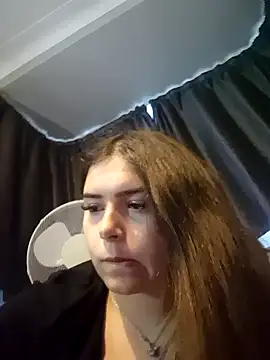 Snapshot of KatieLace chatting on 17, 9, 2025 KatieLace online show from 17, 9, 2025