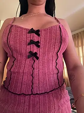 DulceZyra online show from 4, 2, 2026