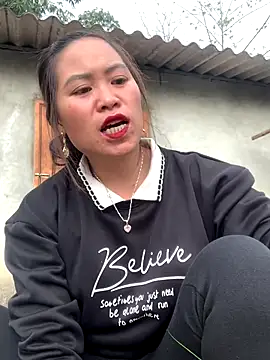 tuyetnhi-00 online show from 23, 12, 2025