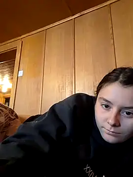 YoungLiisaxx online show from 16, 9, 2025