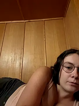 YoungLiisaxx online show from 18, 9, 2025