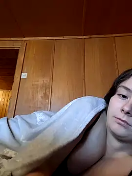 YoungLiisaxx online show from 17, 10, 2025