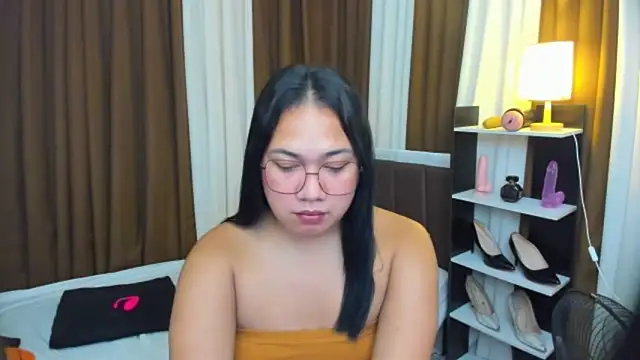 TsUncutKaren online show from 11, 10, 2025