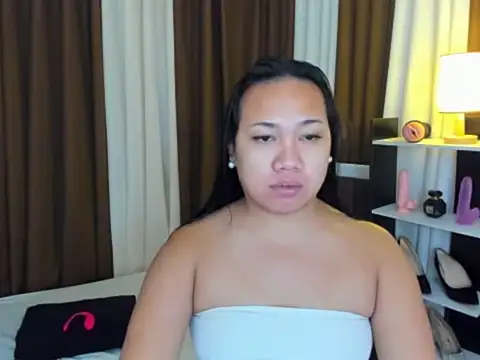 TsUncutKaren online show from 27, 10, 2025