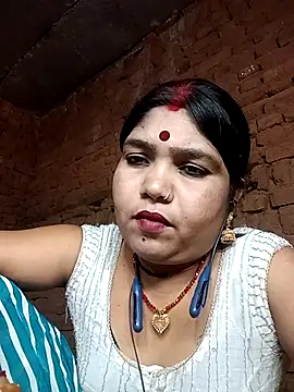 Snapshot of Priya_tyagi chatting on 3, 10, 2025 Priya tyagi online show from 3, 10, 2025