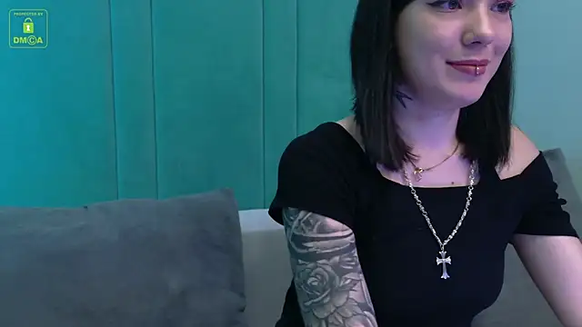 Snapshot of SupremeSiren chatting on 17, 9, 2025 SupremeSiren online show from 17, 9, 2025