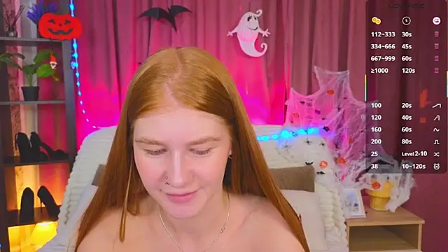 JuliaPowers  online show from 30, 10, 2025