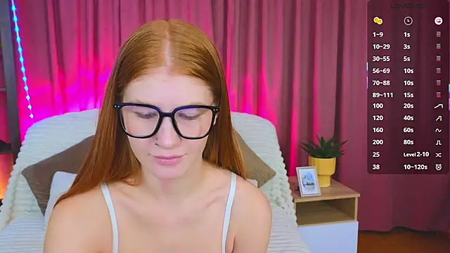 JuliaPowers  online show from 5, 11, 2025