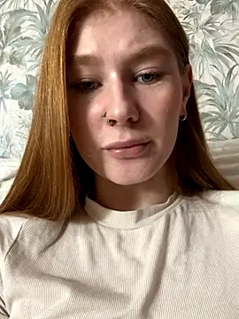 JuliaPowers  online show from 14, 11, 2025