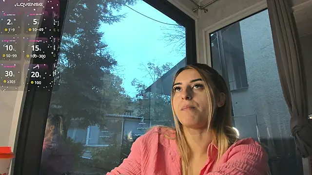 Ella Vee online show from 20, 11, 2025