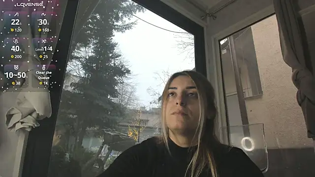 Ella Vee online show from 16, 12, 2025