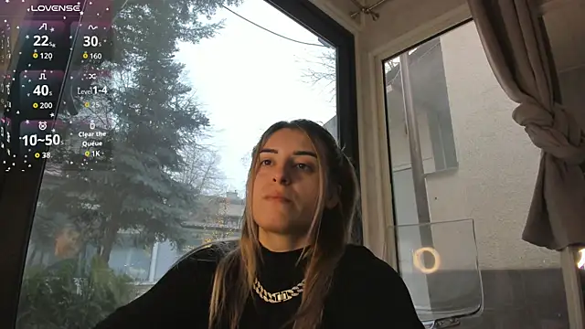 Ella Vee online show from 21, 12, 2025