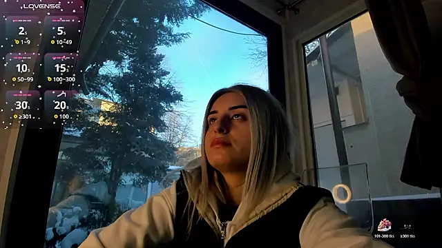 Ella Vee online show from 3, 2, 2026