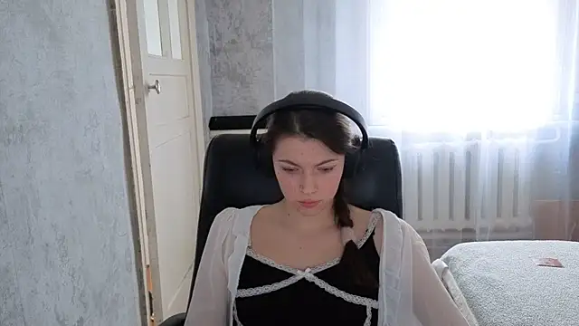 CutieAnny online show from 31, 10, 2025