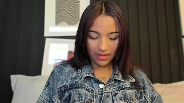 Manelyk evanss  online show from 3, 12, 2025