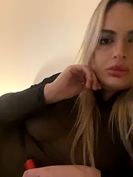 Snapshot of Seductive-SkyeXXX chatting on 10, 9, 2025 Seductive-SkyeXXX online show from 10, 9, 2025