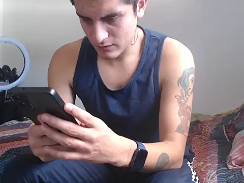 Snapshot of UrbanBoy_18 chatting on 25, 9, 2025 UrbanBoy 18 online show from 25, 9, 2025