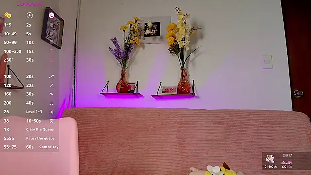 emycarver09 online show from 10, 10, 2025