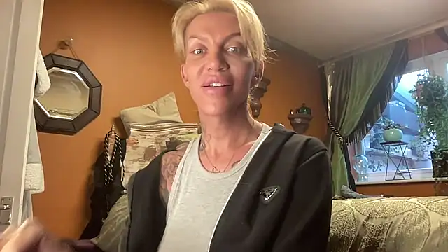 xl uk top trans online show from 11, 9, 2025