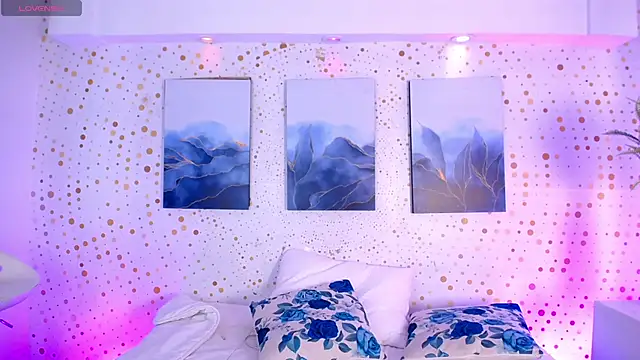 Emily Vaughan online show from 25, 11, 2025