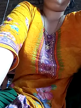 Snapshot of Cute_Pagli chatting on 9, 10, 2025 Cute Pagli online show from 9, 10, 2025