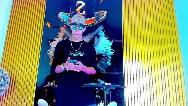 Dante Brown1  online show from 8, 10, 2025