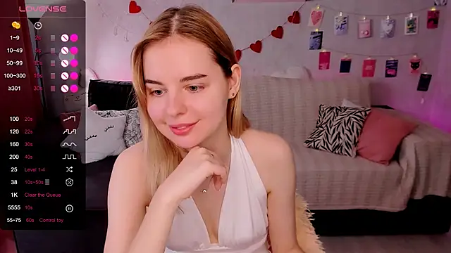 Snapshot of LillianShine chatting on 5, 7, 2026 LillianShine online show from 5, 7, 2026