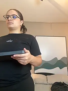 Tayler Kim online show from 29, 11, 2025