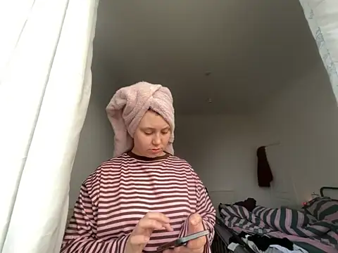 RoseMaee online show from 22, 11, 2025