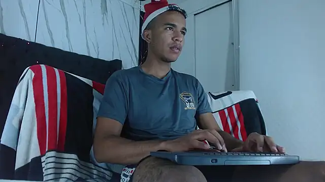 aston xvera online show from 22, 12, 2025