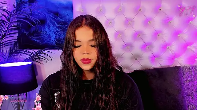 Snapshot of Valeria_Swett_ chatting on 6, 7, 2026 Valeria Swett online show from 6, 7, 2026