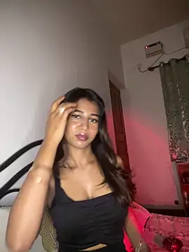 Snapshot of STRIP_GLOW chatting on 4, 6, 2026 STRIP GLOW online show from 4, 6, 2026