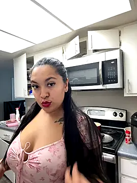 Snapshot of latina_curvy22 chatting on 12, 9, 2025 latina curvy22 online show from 12, 9, 2025