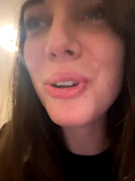 Petitbiscuit2B0 online show from 2, 11, 2025