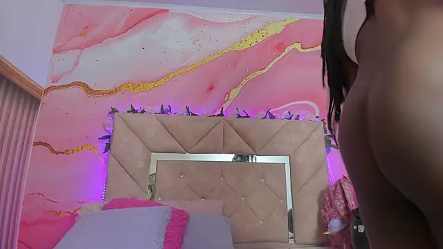 Taylor oriana  online show from 8, 11, 2025