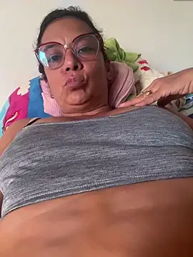 YadiraOrozco online show from 19, 4, 2026