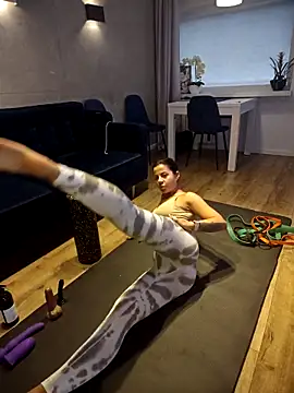 BabyFaceMia online show from 6, 10, 2025