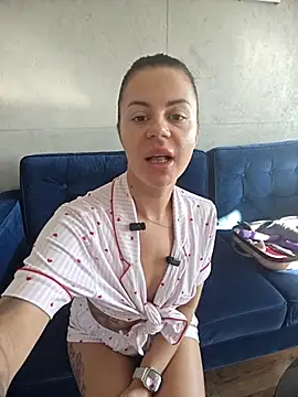 BabyFaceMia online show from 20, 10, 2025