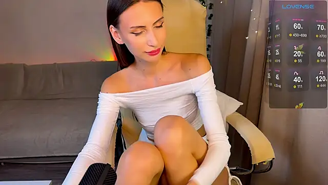 EmmyBell  online show from 25, 9, 2025