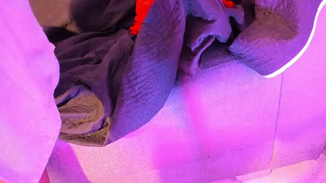 criss zuri online show from 4, 2, 2026