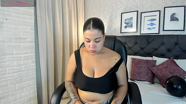 sophie  blare online show from 17, 4, 2026