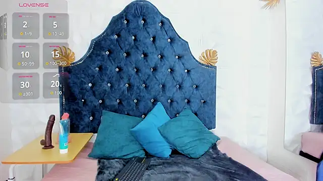  mia milf  online show from 23, 3, 2026