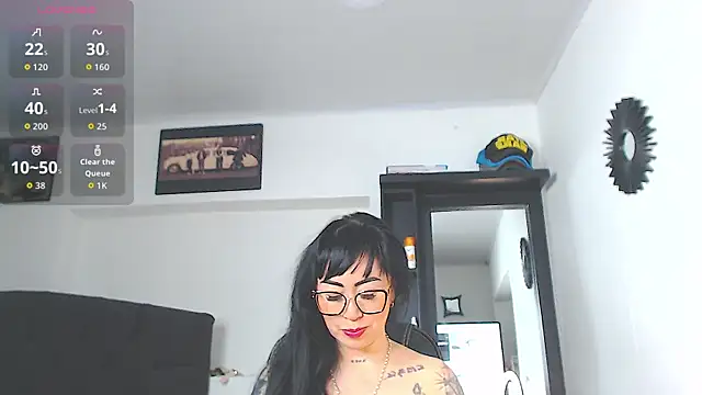 Snapshot of Vicky_hotmilf chatting on 28, 4, 2026 Vicky hotmilf online show from 28, 4, 2026