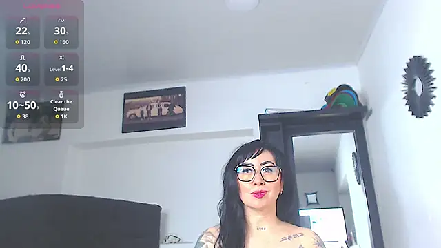 Snapshot of Vicky_hotmilf chatting on 15, 5, 2026 Vicky hotmilf online show from 15, 5, 2026
