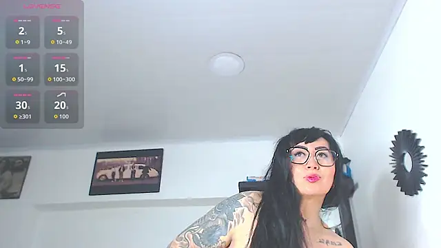 Snapshot of Vicky_hotmilf chatting on 10, 6, 2026 Vicky hotmilf online show from 10, 6, 2026