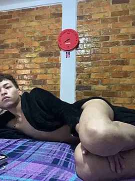 Snapshot of Thiago_blsd chatting on 15, 10, 2025 Thiago blsd online show from 15, 10, 2025